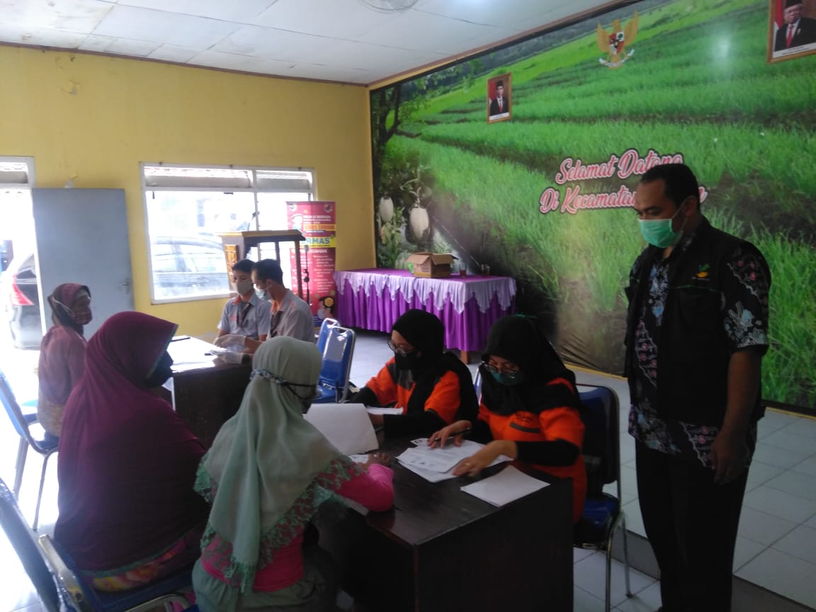 Pembayaran Bantuan Sosial Tunai ( BST ) Kabupaten Demak MB 10 di Kecamatan Mijen Kabupaten Demak