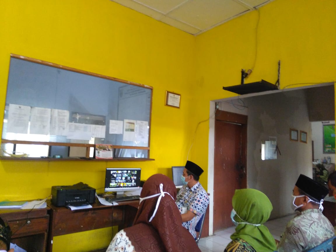 Kegiatan Rakor Zoom Meeting Dalam Rangka Penegakan Disiplin Protokol Kesehatan dan Penanganan Covid- 19 Kabupaten Demak di Kecamatan Mijen