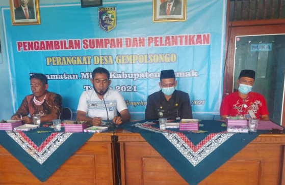 Pengambilan Sumpah Dan Pelantikan Perangkat Desa Gempolsongo Kecamatan Mijen Kabupaten Demak Tahun 2021