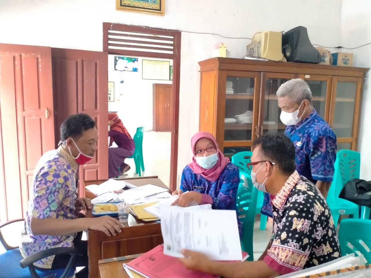 Kegiatan Monitoring Bantuan Keuangan / Bantuan Gubernur ( Bangub ) Kepada Pemerintah Desa ( Sarpras ) Tahun Anggaran  2020Oleh Tim Dinpermades P2KB Kabupaten Demak di Desa Ngegot Kecamatan Mijen Kabupaten Demak Tahun 2021