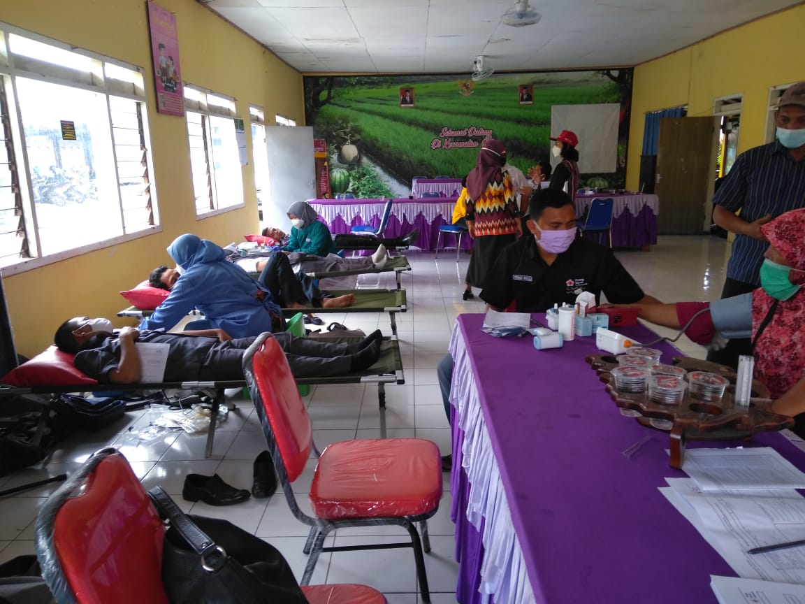 KEGIATAN BHAKTI SOSIAL DONOR DARAH DARI MARKAS PMI KABUPATEN DEMAK DI KECAMATAN MIJEN KABUPATEN DEMAK TAHUN 2021