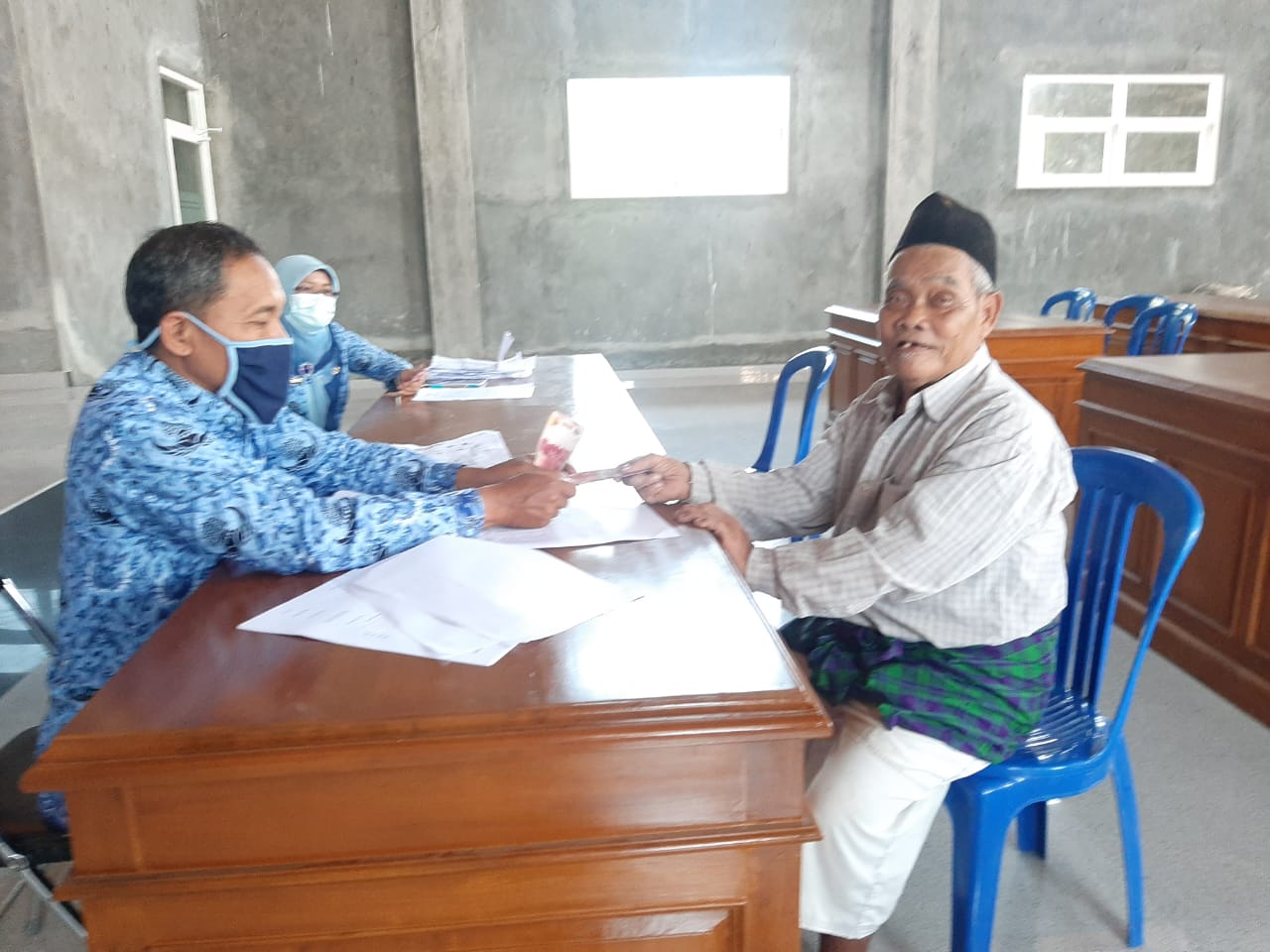 MONITORING PENYALURAN BANTUAN LANGSUNG TUNAI DANA DESA ( BLT – DD ) TAHAP I DESA BERMI KECAMATAN MIJEN KABUPATEN DEMAK TAHUN 2021