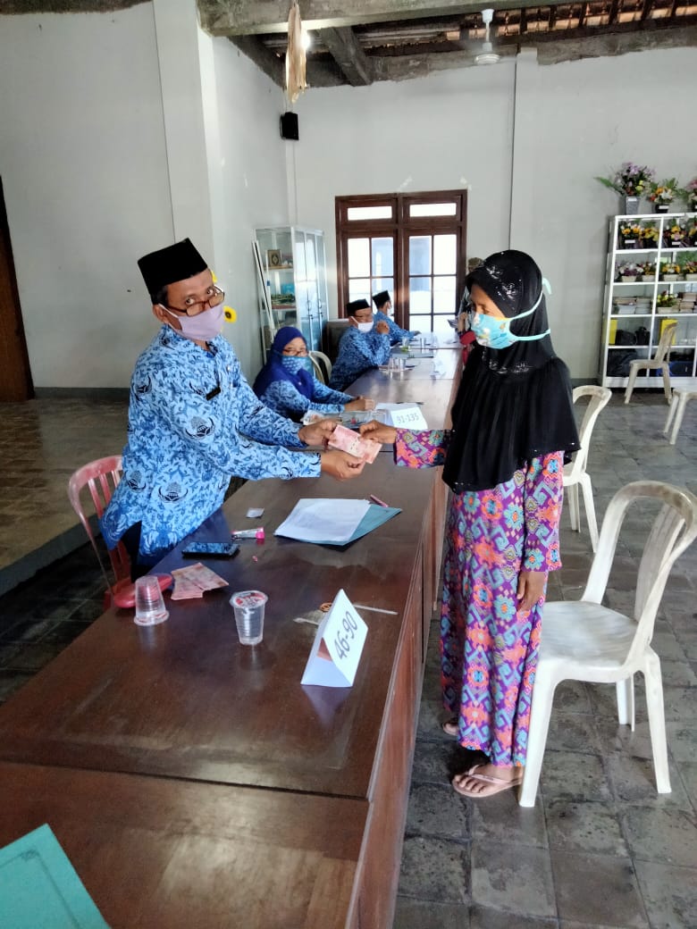 PENYALURAN BANTUAN LANGSUNG TUNAI ( BLT – DD ) TAHAP I DESA BAKUNG KECAMATAN MIJEN KABUPATEN DEMAK TAHUN 2021
