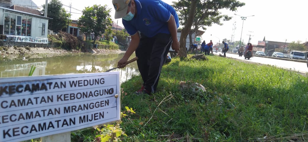 KERJA BHAKTI DALAM RANGKA HARI JADI KABUPATEN DEMAK KE 518 DI SUNGAI PELAYARAN SAYUNG – BUYARAN SERTA PINTU AIR DAN LINGKUNGAN DESA SE KABUPATEN DEMAK TAHUN 2021