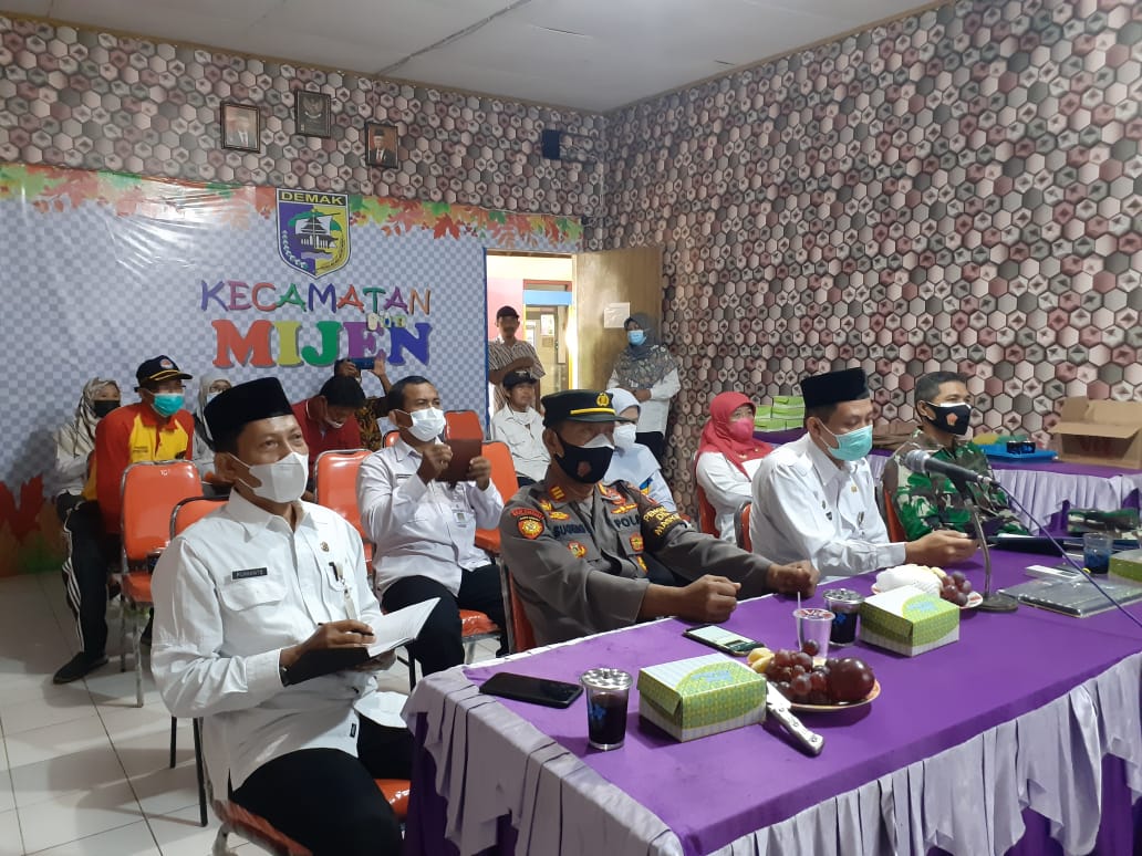 ZOOM MEETING STRATEGI AKSELERASI VAKSINASI COVID -19 DI KABUPATEN DEMAK TAHUN 2021