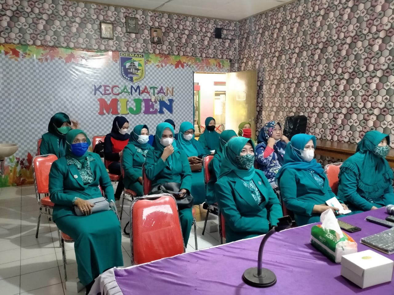 ZOOM MEETING SERAH TERIMA KETUA TIM PENGGERAK PKK KABUPATEN DEMAK DAN PELANTIKAN PENGURUS TIM PENGGERAK PKK KABUPATEN DEMAK MASA BHAKTI 2021- 2026
