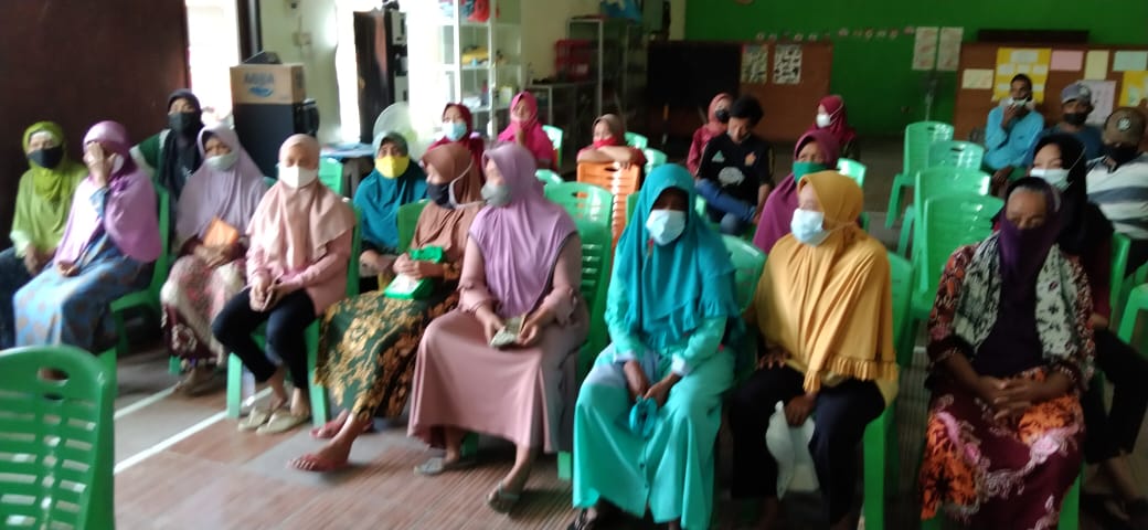 KEGIATAN MONITORING PENYALURAN BANTUAN BERAS PPKM DI DESA GENENG KECAMATAN MIJEN KABUPATEN DEMAK TAHUN 2021