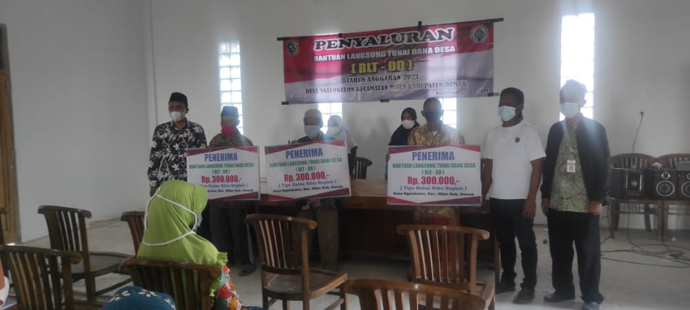 KEGIATAN MONITORING pENYALURAN BANTUAN LANGSUNG TUNAI DANA DESA ( BLT – DD ) TAHAP 8 DI DESA NGELOKULON KECAMATAN MIJEN KABUPATEN DEMAK TAHUN 2021