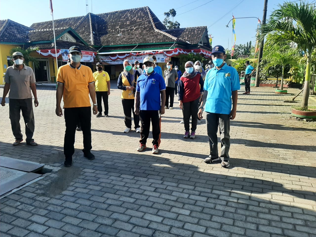 KEGIATAN JALAN SEHAT SELURUH PEGAWAI KECAMATAN DAN DINAS INSTANSI DI LINGKUNGAN KECAMATAN MIJEN KABUPATEN DEMAK