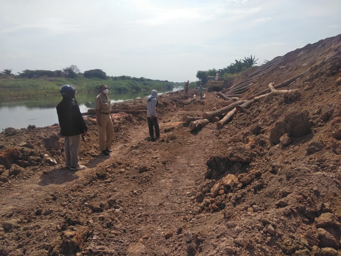 PENGECEKAN PENGERJAAN/ PENANGANAN TANGGUL KRITIS SUNGAI WULAN DI DESA MIJEN – GEMPOLSONGO KECAMATAN MIJEN KABUPATEN DEMAK TAHUN 2021