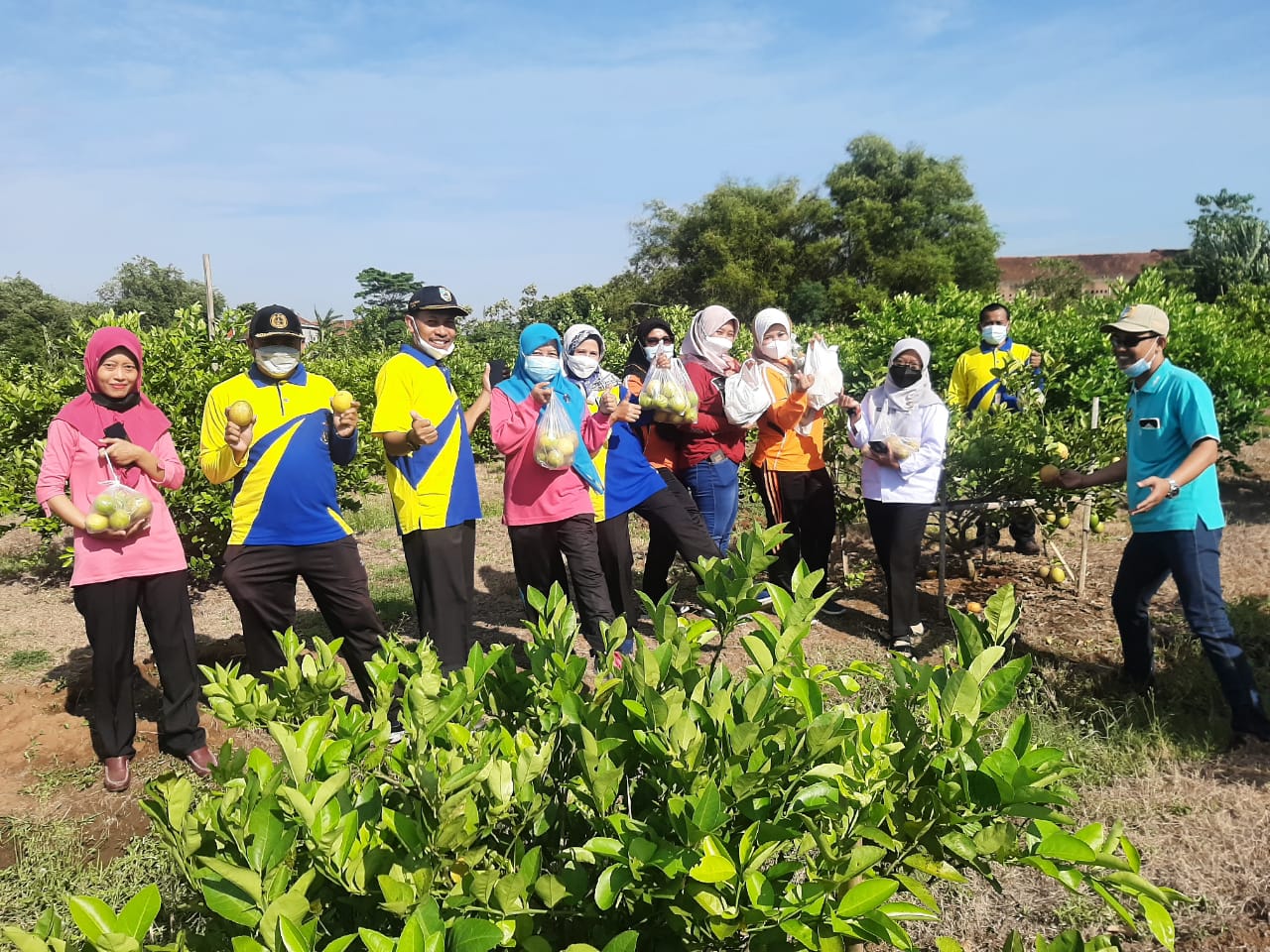 JALAN SEHAT BERSAMA SELURUH PEGAWAI KECAMATAN, DINAS INSTANSI DI LINGKUNGAN KECAMATAN MIJEN KABUPATEN DEMAK TAHUN 2021