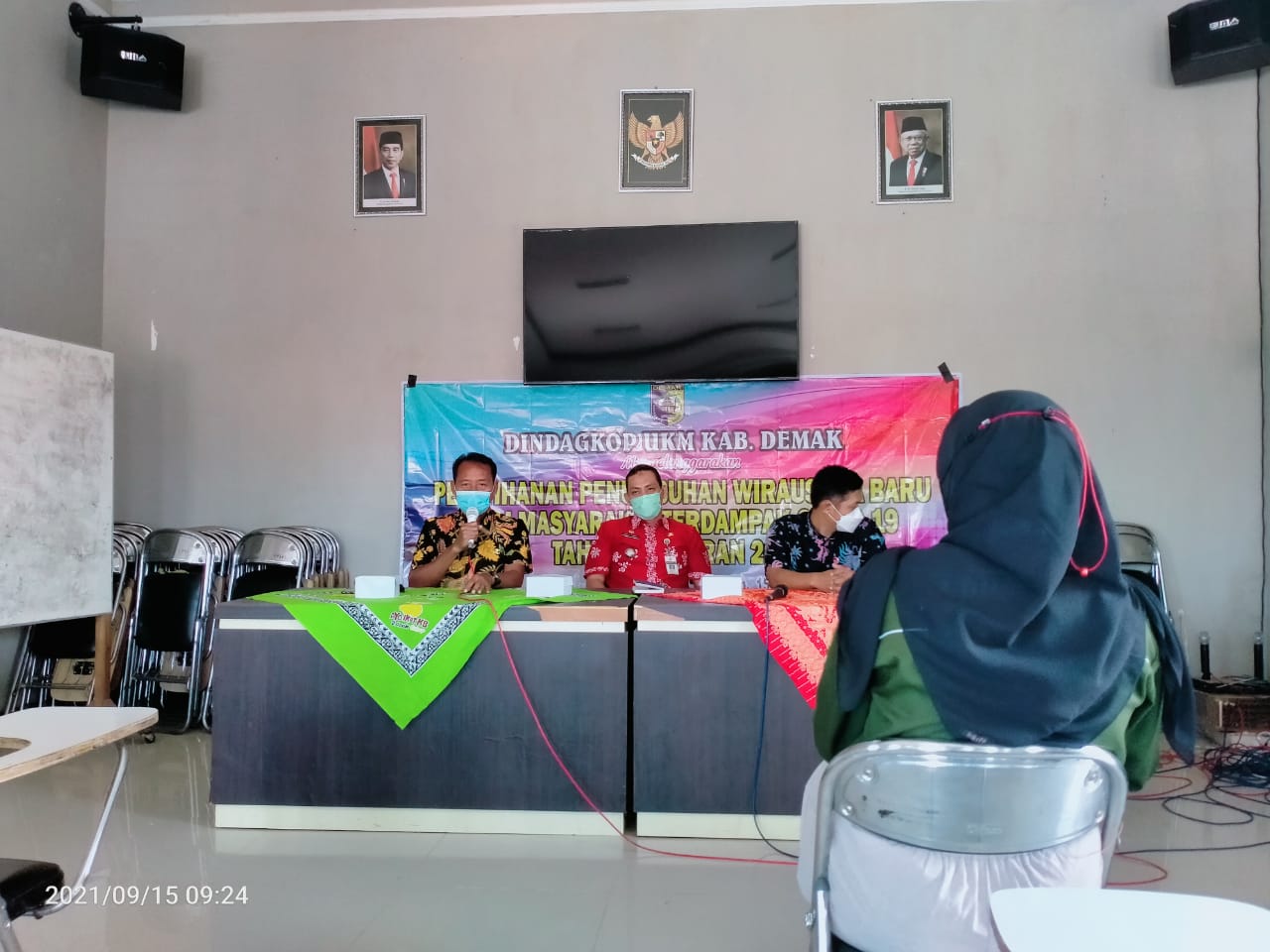 PELATIHAN PENUMBUHAN WIRAUSAHA BARU BAGI MASYARAKAT TERDAMPAK COVID-19 BIDANG OLAHAN MAKANAN TAHUN ANGGARAN 2021 DARI DINAS PERDAGANGAN, KOPERASI, USAHA KECIL DAN MENENGAH KABUPATEN DEMAK DI KECAMATAN MIJEN KABUPATEN DEMAK TAHUN 2021