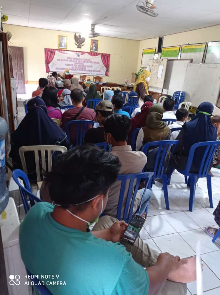 KEGIATAN VAKSINASI COVID-19 SINOVAC DOSIS 1 DAN DOSIS 2 DI BALAI DESA PECUK KECAMATAN MIJEN KABUPATEN DEMAK TAHUN 2021