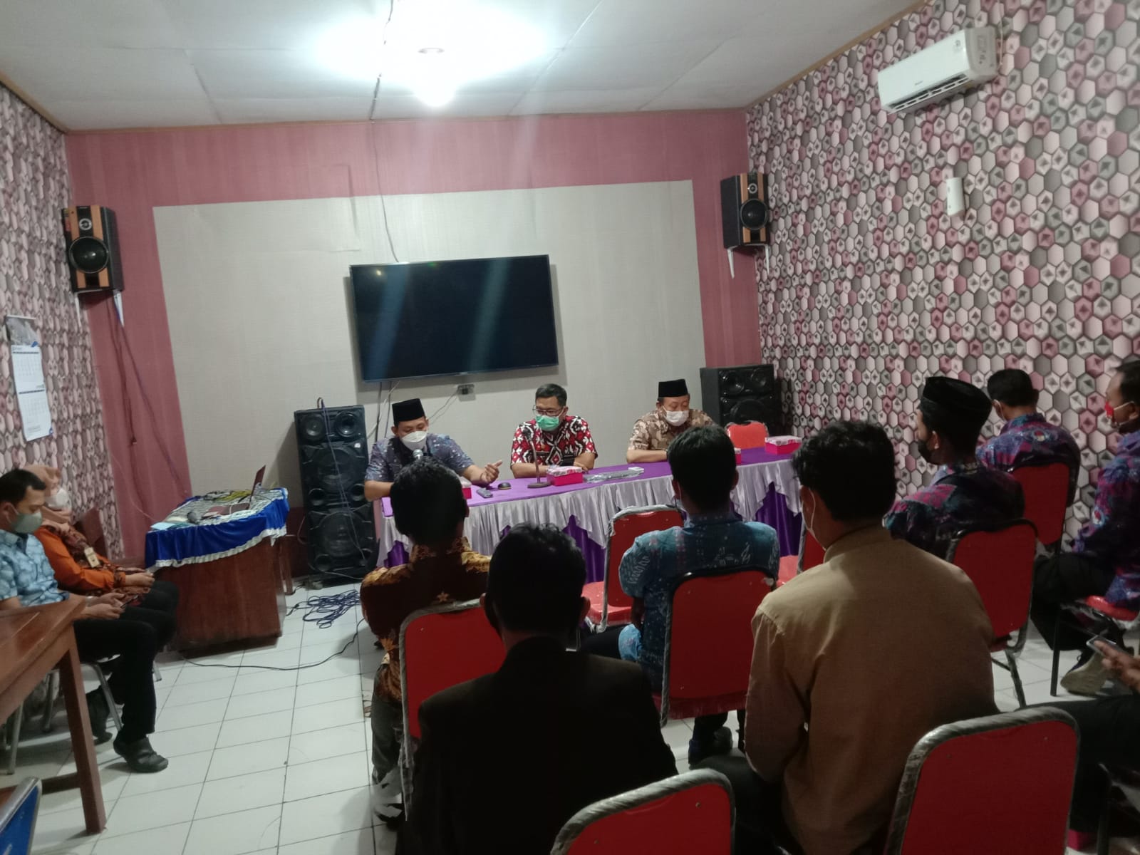 SOSIALISASI BANTUAN LANGSUNG TUNAI ( BLT ) DARI DANA BAGI HASIL CUKAI HASIL TEMBAKAU ( DBHCHT ) KEPADA BURUH  PABRIK ROKOK DI WILAYAH KECAMATAN MIJEN KABUPATEN DEMAK TAHUN 2021