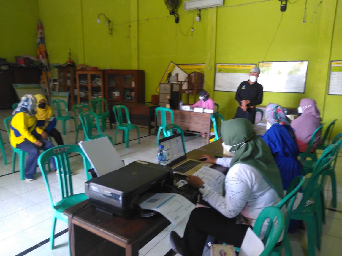 KEGIATAN VAKSINASI COVID-19 DOSIS 2 DI DESA NGELOWETAN KECAMATAN MIJEN KABUPATEN DEMAK TAHUN 2021