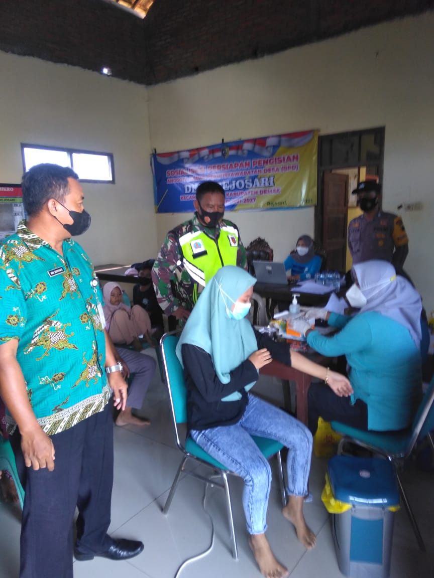 KEGIATAN VAKSINASI COVID-19 DOSIS 1 ( PFIZER ) DAN DOSIS 2 ( SINOVAC ) DI DESA REJOSARI KECAMATAN MIJEN KABUPATEN DEMAK TAHUN 2021