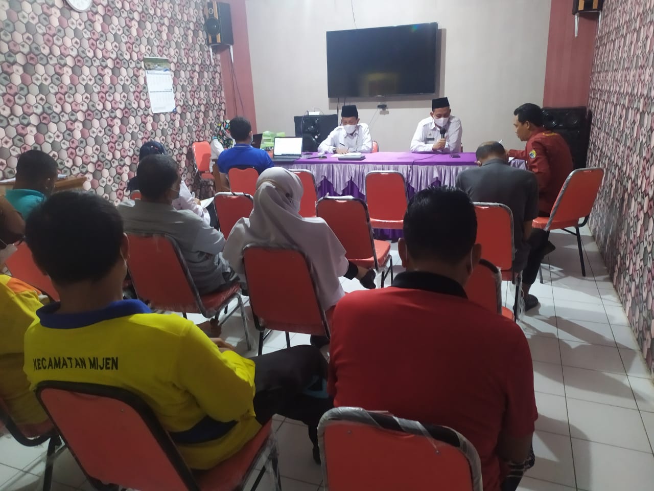 RAPAT STAF KECAMATAN MIJEN KABUPATEN DEMAK TAHUN 2021