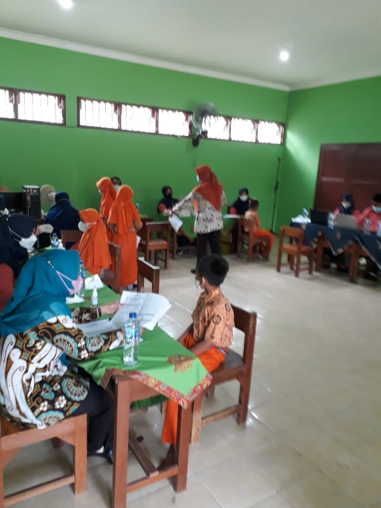 KEGIATAN MONITORING VAKSINASI COVID-19 ANAK USIA 6-11 TAHUN DI SD NEGERI GEMPOLSONGO KECAMATAN MIJEN KABUPATEN DEMAK TAHUN 2022