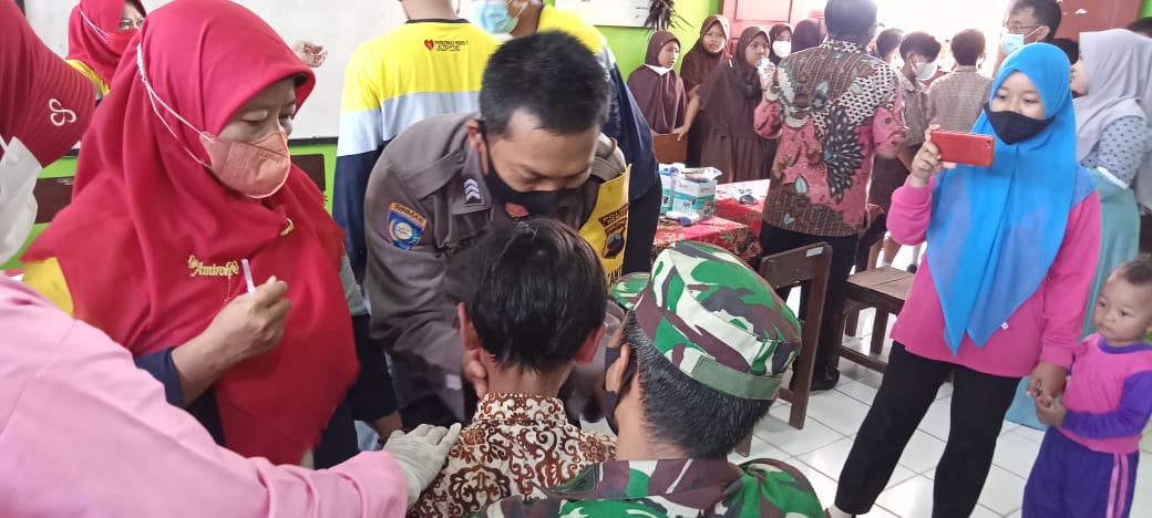 KEGIATAN VAKSINASI COVID-19 UNTUK ANAK USIA 6-11 TAHUN DI SD NEGERI 1 BAKUNG KECAMATAN MIJEN KABUPATEN DEMAK TAHUN 2022