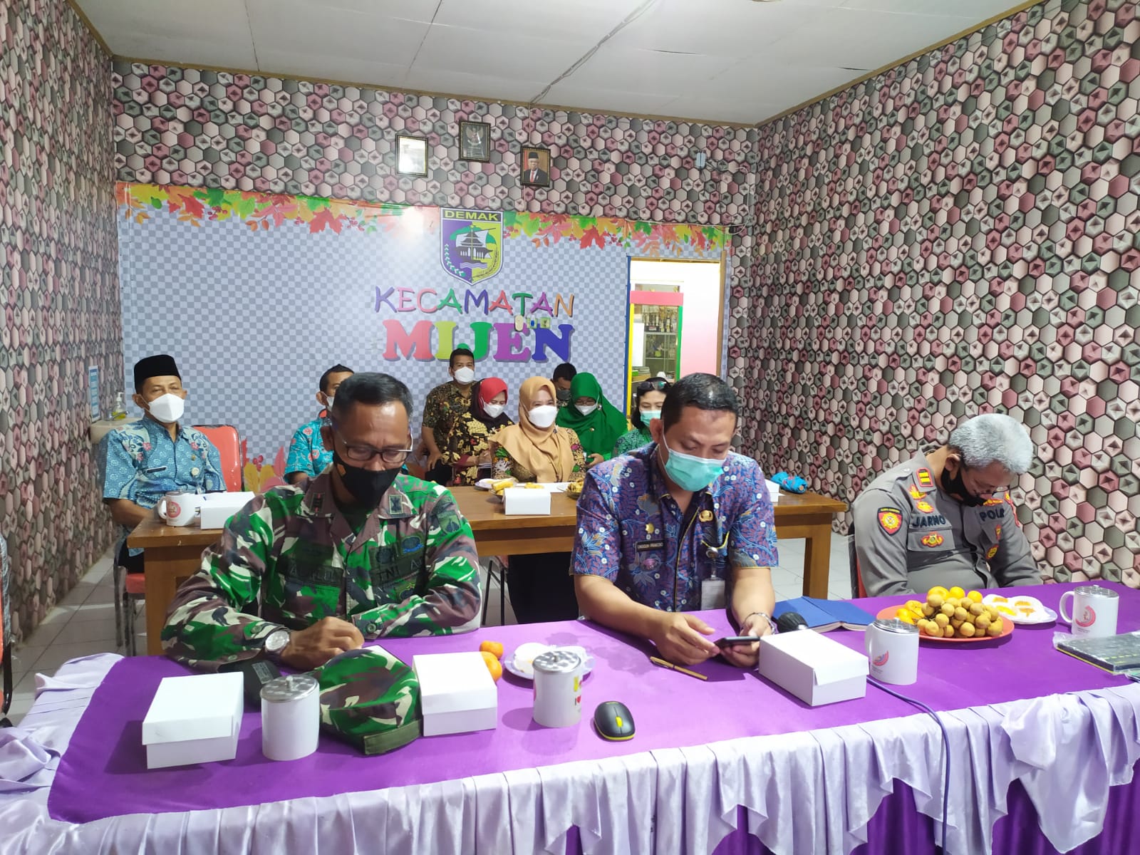 RAPAT ZOOM MEETING RAPAT KESIAPSIAGAAN MENGHADAPI VIRUS COVID-19 VARIAN BARU OMICRON KECAMATAN MIJEN KABUPATEN DEMAK TAHUN 2022