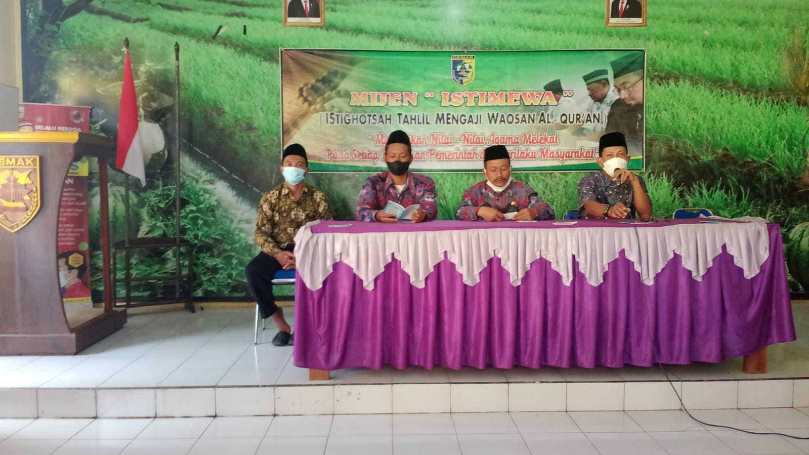 KEGIATAN RUTIN KEAGAMAAN ISTIGOSAH, TAHLIL, MENGAJI WAOSAN AL QURAN ( MIJEN ISTIMEWA ) KECAMATAN MIJEN KABUPATEN DEMAK