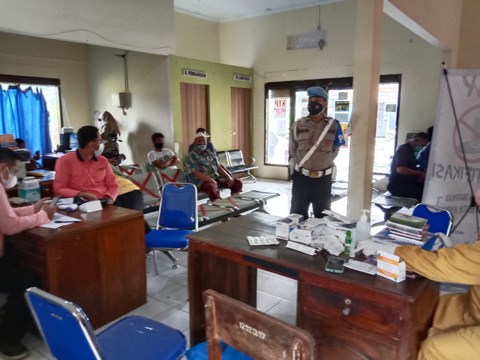 KEGIATAN VAKSINASI COVID-19 DOSIS 1,DOSIS 2 DAN DOSIS 3 BOOSTER BAGI MASYARAKAT UMUM / PEMOHON PELAYANAN DI KECAMATAN MIJEN KABUPATEN DEMAK