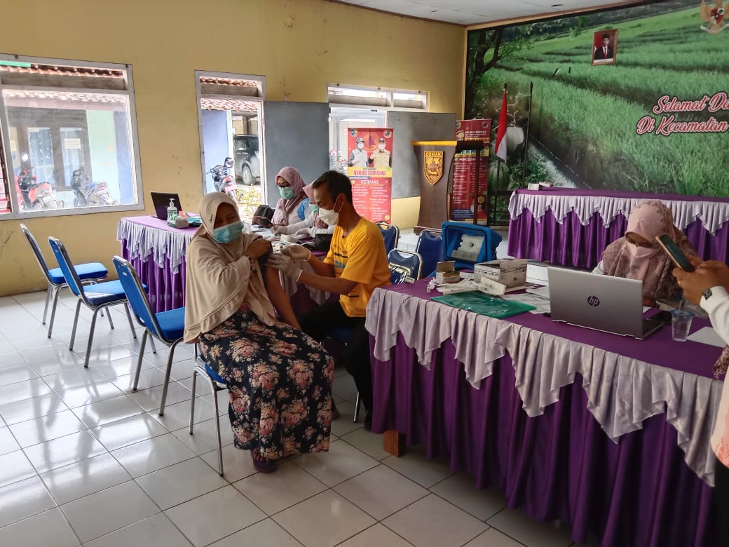 VAKSINASI COVID-19 DOSIS 1,2DAN 3 BOOSTER UNTUK GURU MADRASAH DINIYAH ( MADIN ) SE KECAMATAN MIJEN KABUPATEN DEMAK TAHUN 2022