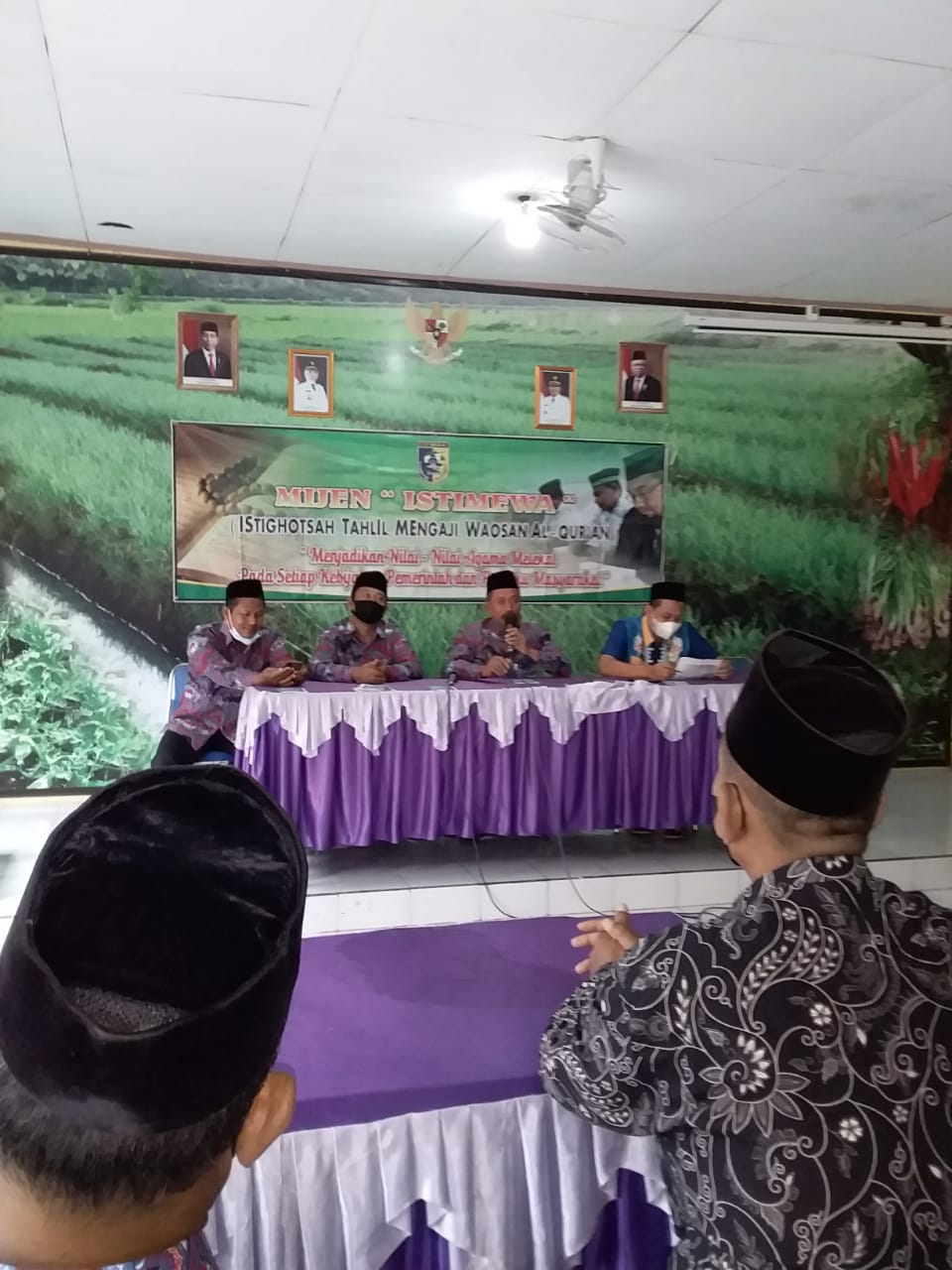 KEGIATAN KEAGAMAAN RUTIN SETIAP HARI KAMIS ISTIGOSAH, TAHLIL, MENGAJI WAOSAN ALQURAN ( MIJEN ISTIMEWA ) KECAMATAN MIJEN KABUPATEN DEMAK