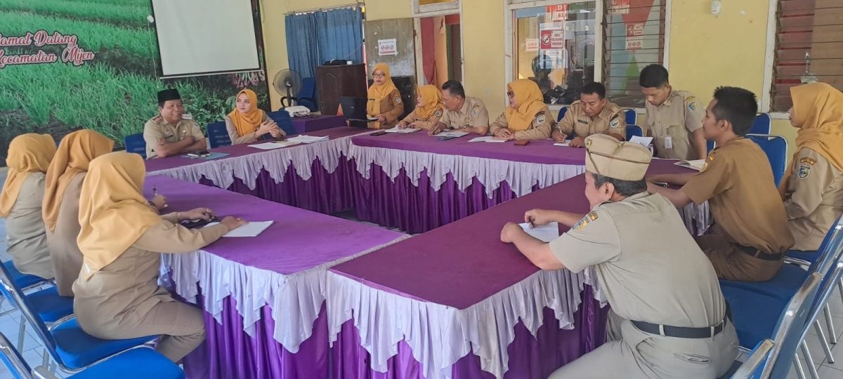 RAPAT STAF KECAMATAN MIJEN KABUPATEN DEMAK